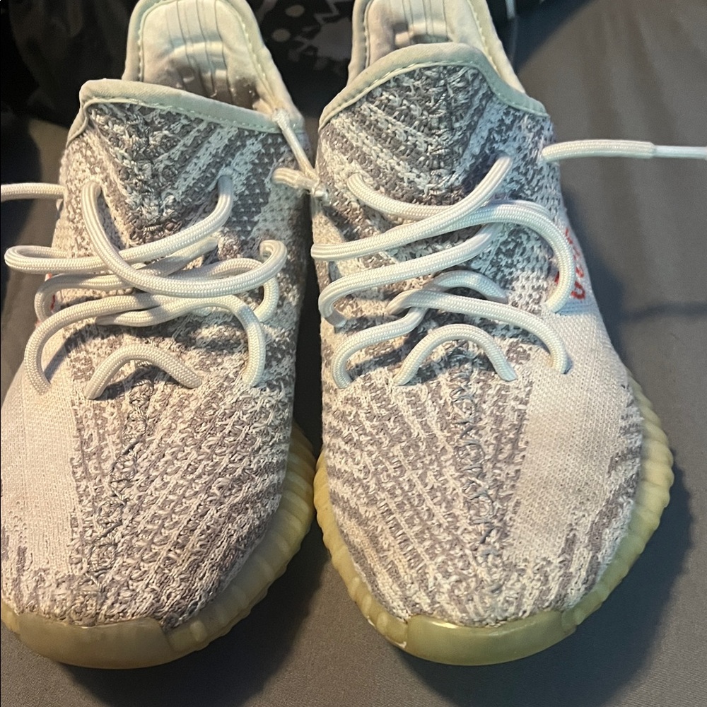 Yeezy Gray and White Men Shoes